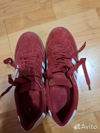 Кроссовки женские