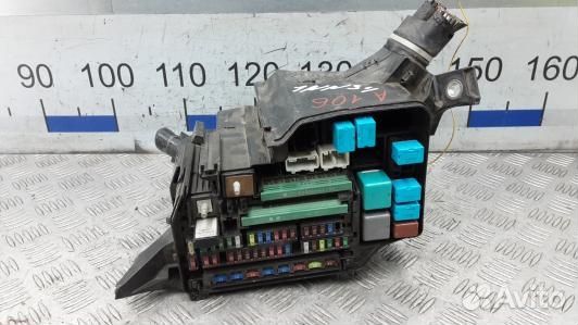 Блок предохранителей lexus RX 3 (1NN34M101)