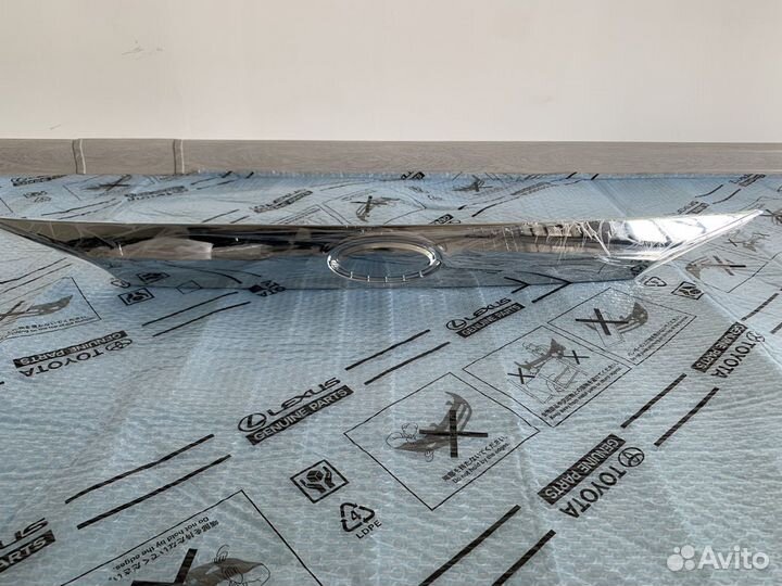 Молдинг багажника Ford Focus 3