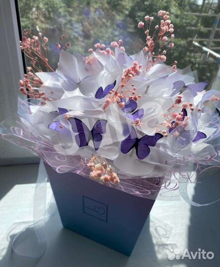 Букет из бабочек в коробке