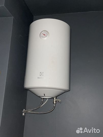 Нагреватель воды Electrolux EWH 30 Quantum Pro