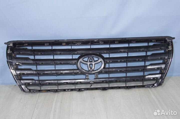 Решетка радитора Toyota LC 200 с 2007-2015
