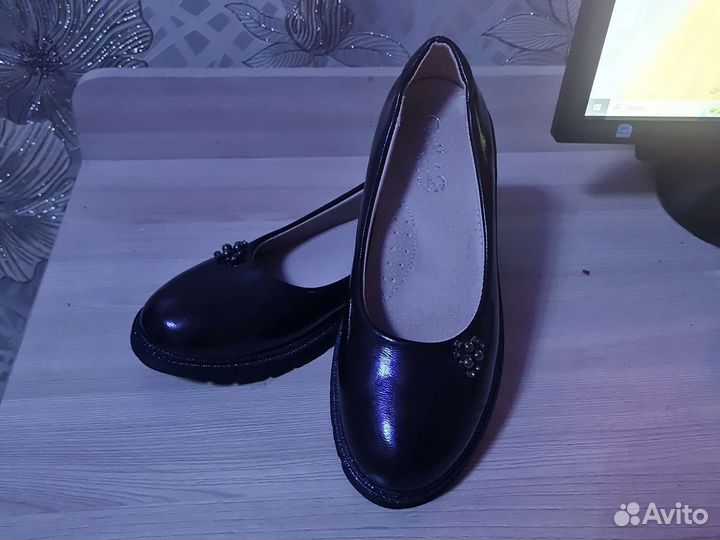 Туфли школьные для девочки 34 размер новые