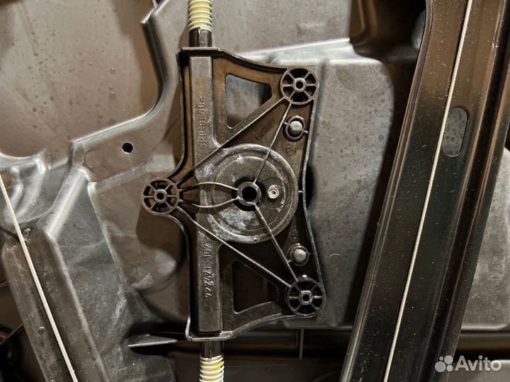 Стеклоподъемник передний левый Mercedes-Benz Gle