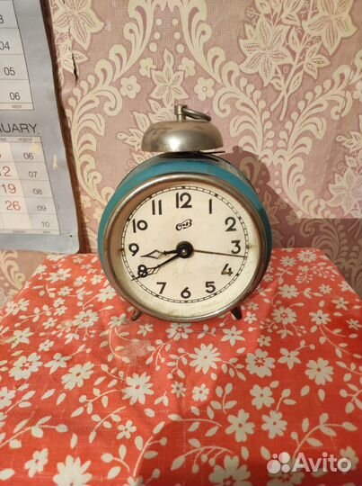 Часы будильник