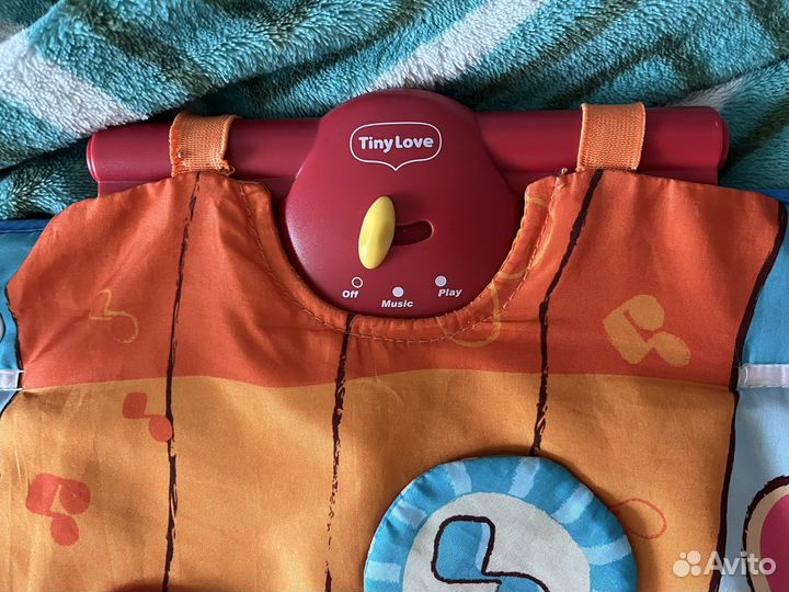 Развивающий коврик tiny love и мобиль на кроватку