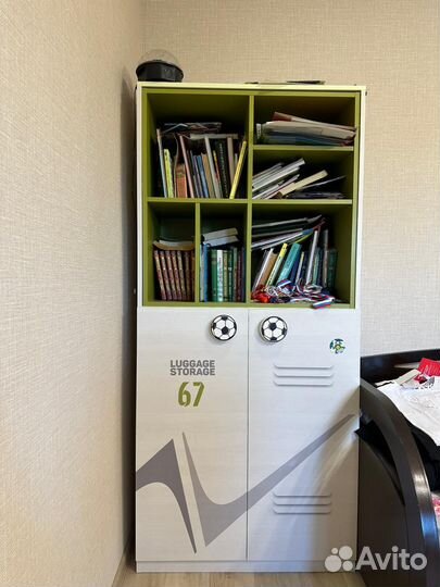 Шкафы и стол для детской комнаты бу