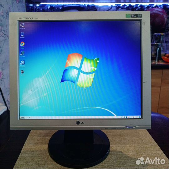 Монитор LG flatron 1732s