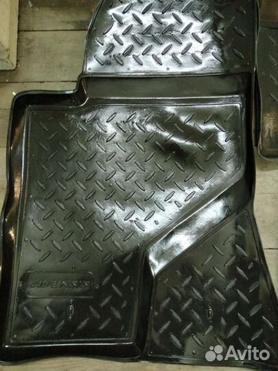 Продам ковры toyota avensis