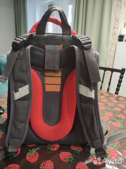 Рюкзак школьный для мальчика ортопедический