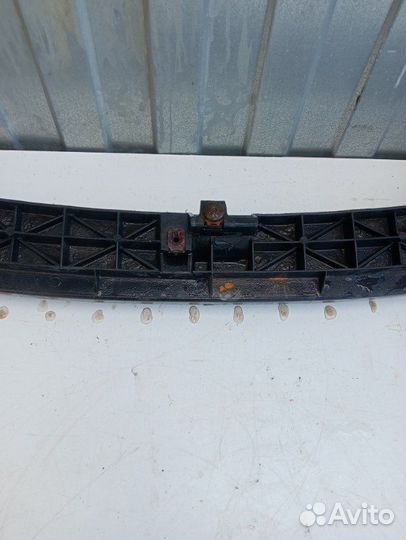 Усилитель бампера передний Peugeot 206 седан KFW