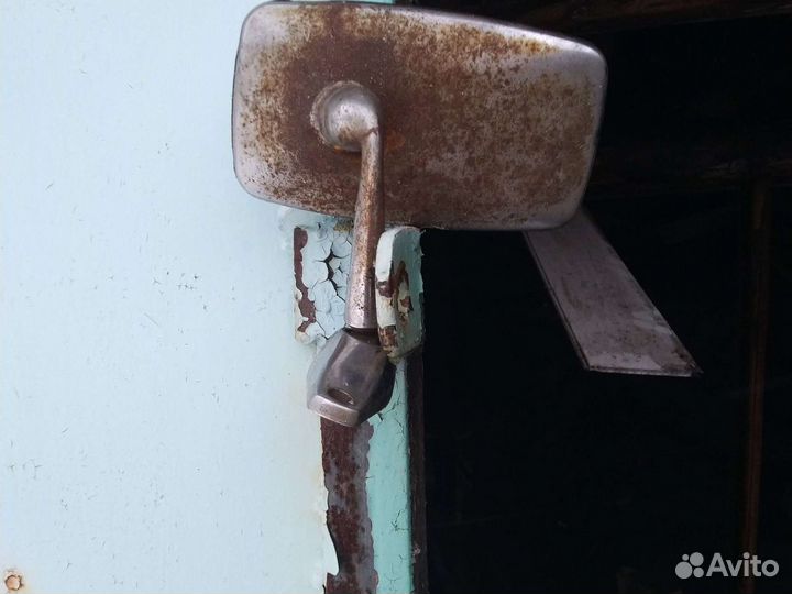 Зеркало заднего вида