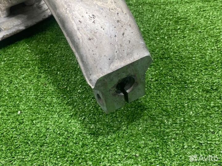 Кулак поворотный передний левый Bmw X5 F15 2017