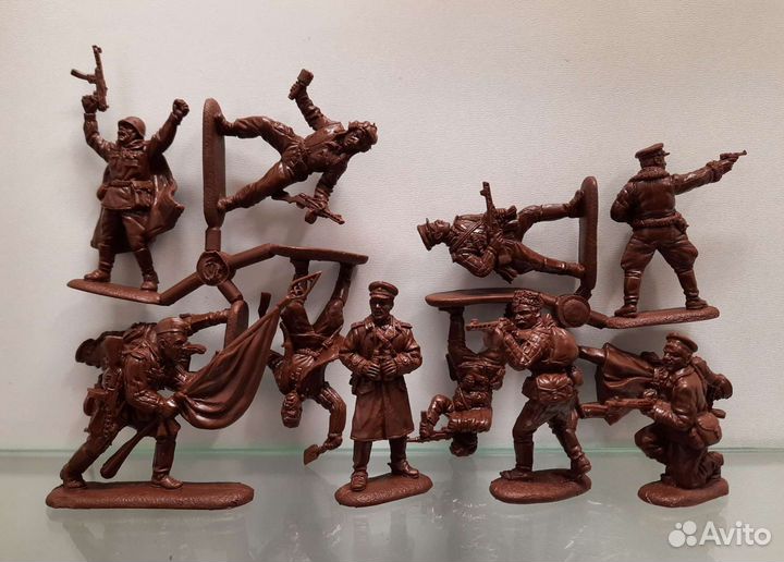 Солдатики Басевича Берлин. Медсанбат 1941 1/32 12