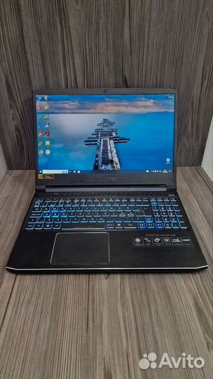 Acee Predator 15.6 i5/16/256/2060