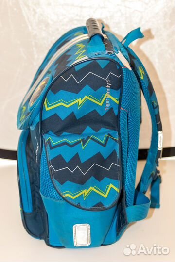 Школьный рюкзак с ортопедической спинкой