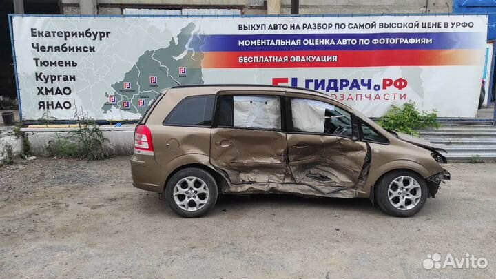 Кронштейн двигателя правый Opel Zafira 2 13257618