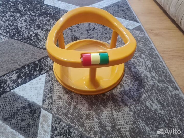Стульчик для купания в ванной