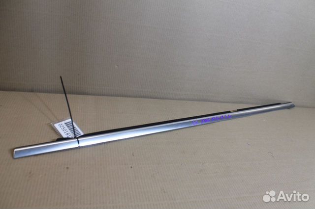 Молдинг стекла задней левой двери Mercedes GL-klas