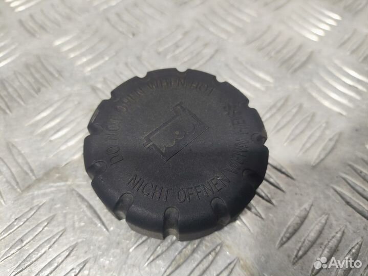 Б/У Крышка расширительного бачка MB#020