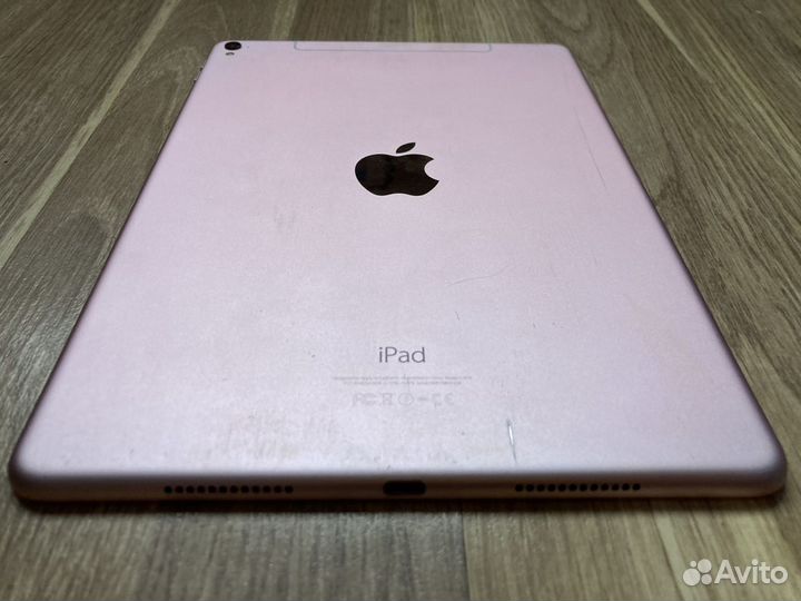 iPad Pro 9.7 256 Cellular с чехлом