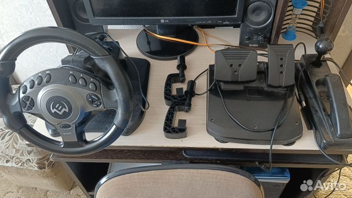 Игровой руль с педалями и коробкой передач