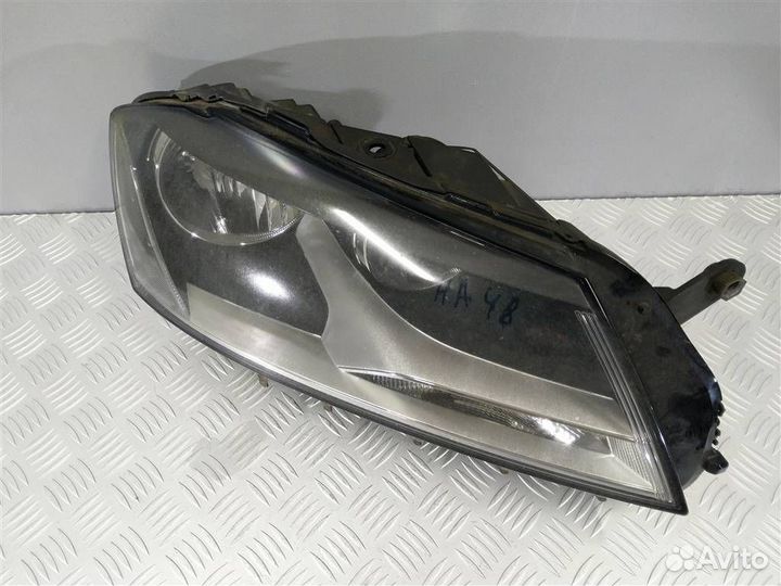 Фара правая Volkswagen Passat B7 3AC941006