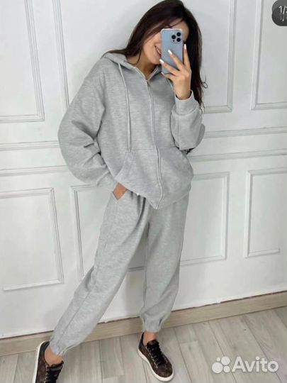 Спортивный костюм женский