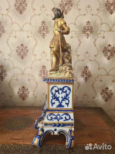 Часы каминные фарфоровые Capodimonte Италия