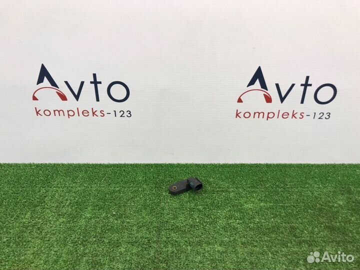 Датчик включения стоп-сигнала Audi A3 8P CCZ 2009