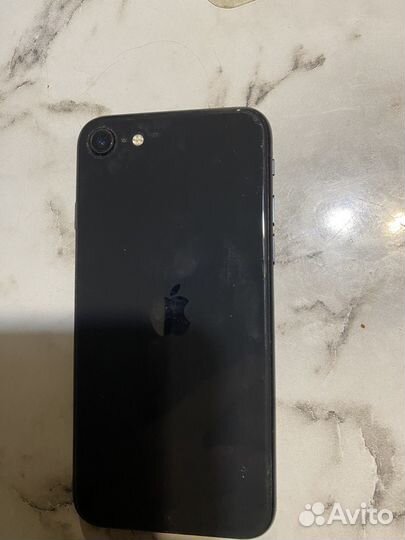 iPhone SE, 128 ГБ