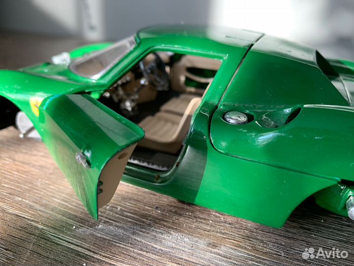 Модель авто 1/18 металл