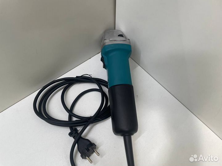 Болгарка Makita 9558HNR