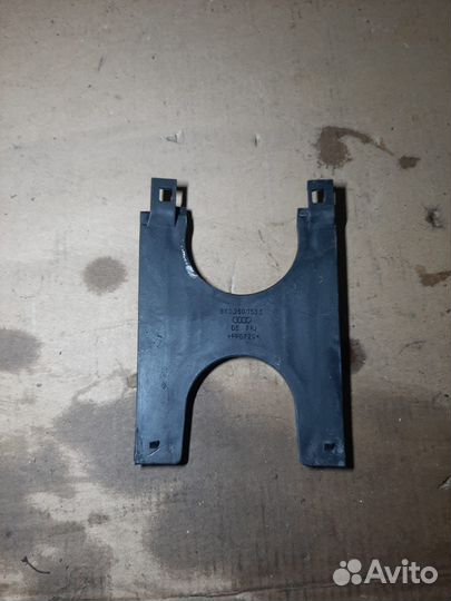 Фиксатор трубки Audi Q5