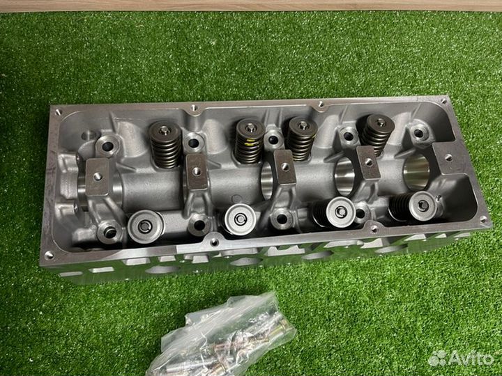 Головка блока цилиндров Logan Kangoo Largus