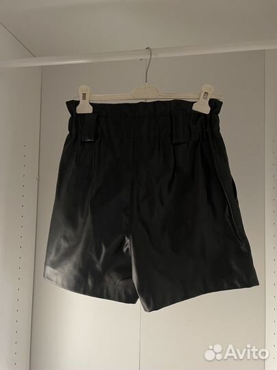 Шорты из экокожи Stradivarius