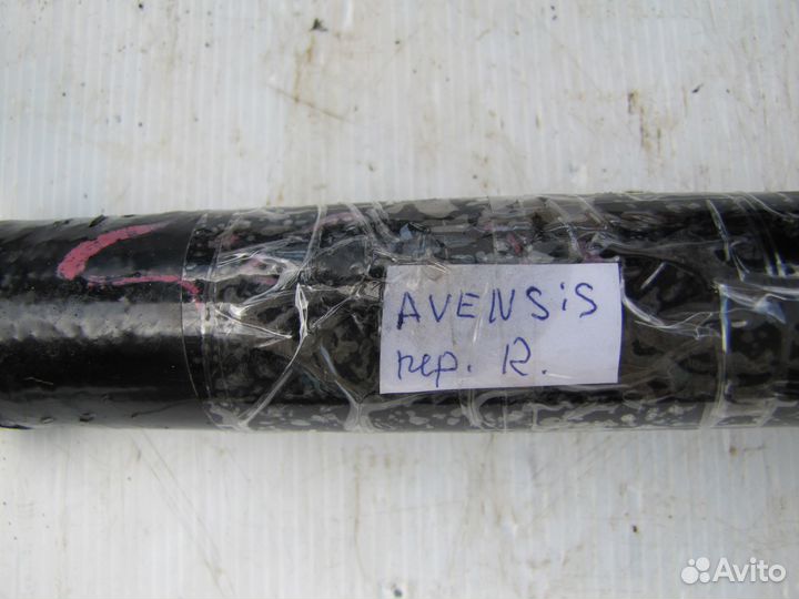 Toyota Avensis (T250) полуось правая