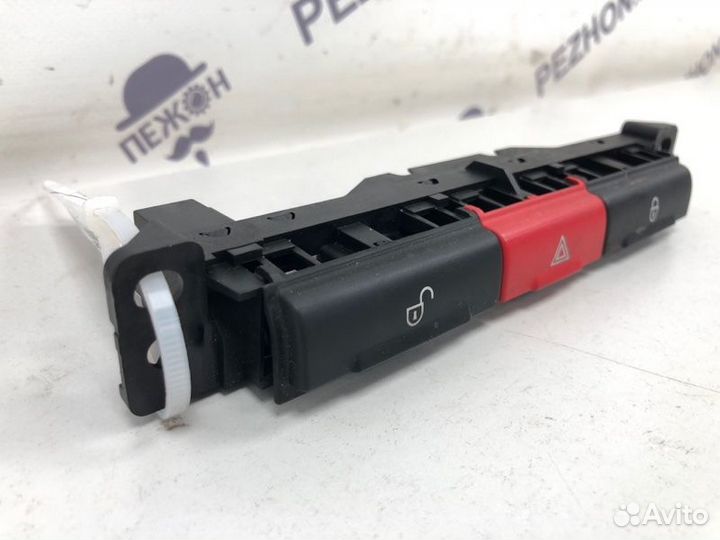 Кнопка аварийной сигнализации Land Rover