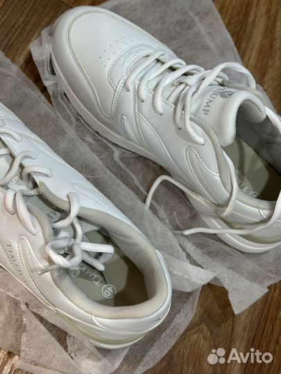 Кроссовки женские