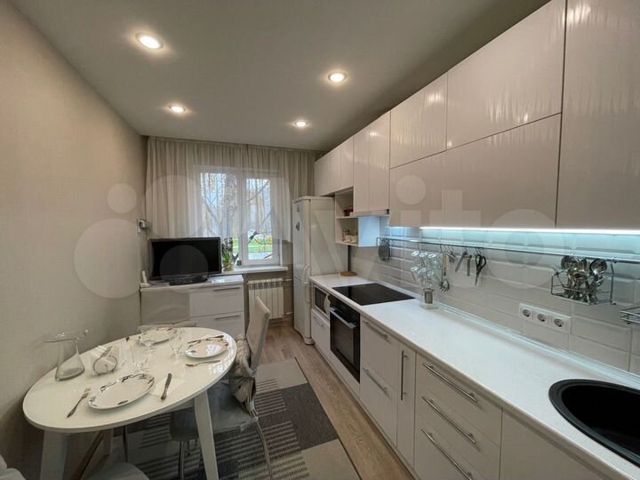 2-к. квартира, 55 м², 2/12 эт.