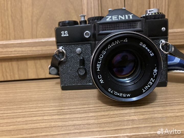 Зеркальный фотоаппарат Зенит 11