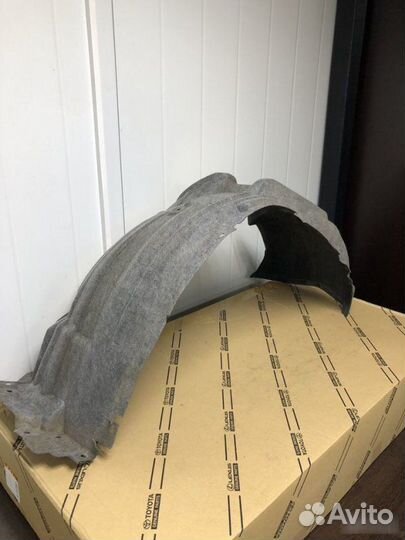 Подкрылок передний правый Lexus Rx 200