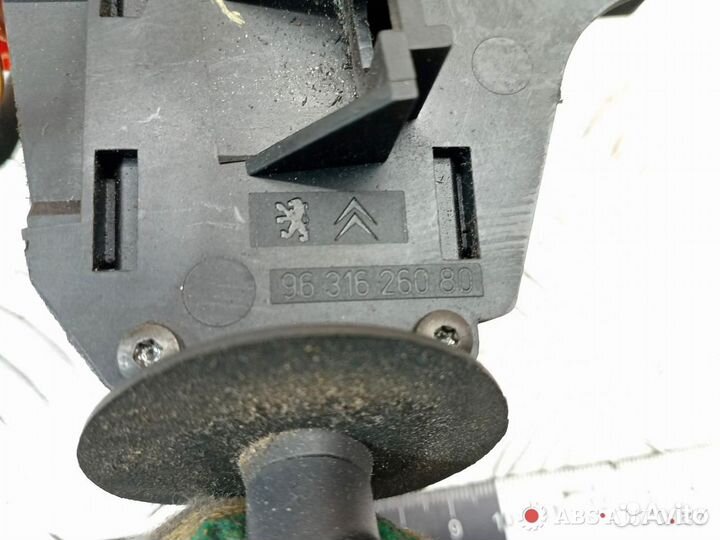 Переключатель подрулевой (стрекоза) Peugeot 206