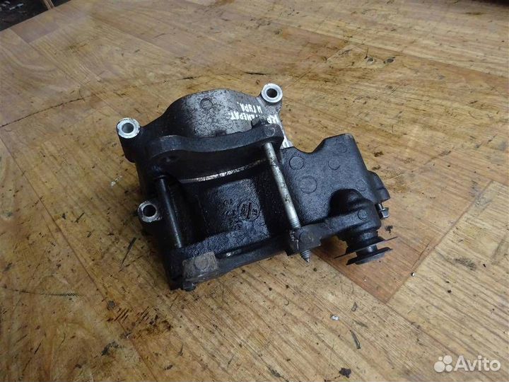 Кронштейн генератора Kia Sportage 2004-2010