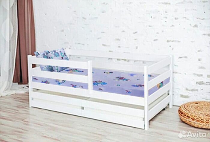 Кроватка с бортиком софа эко из массива от 2х лет