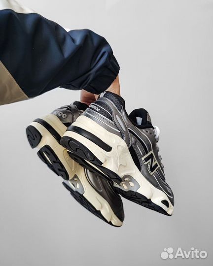 New Balance 1000 Silver Metallic