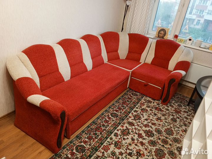 Диван уголок в гостиную красный