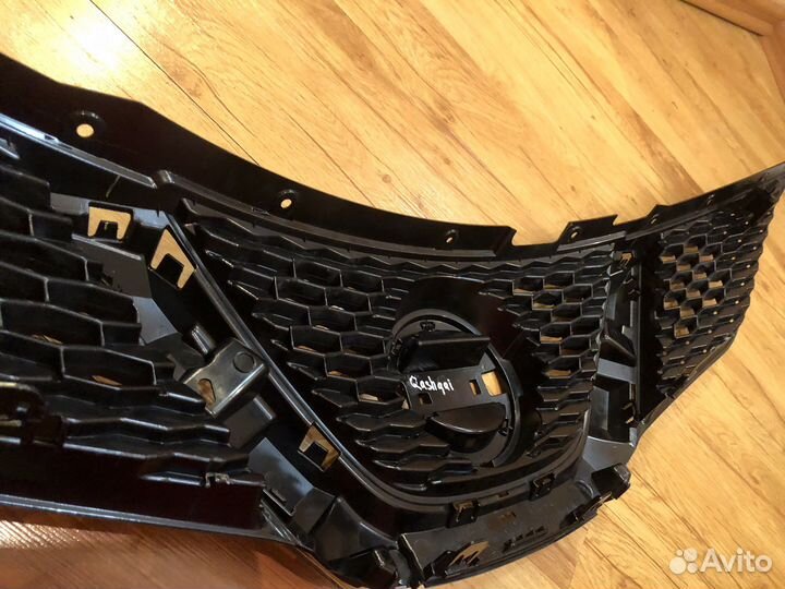 Решетка радиатора Nissan qashqai j11