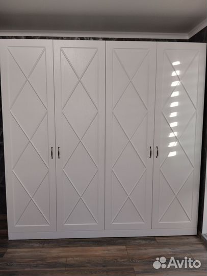 Распашные шкафы на заказ от производителя