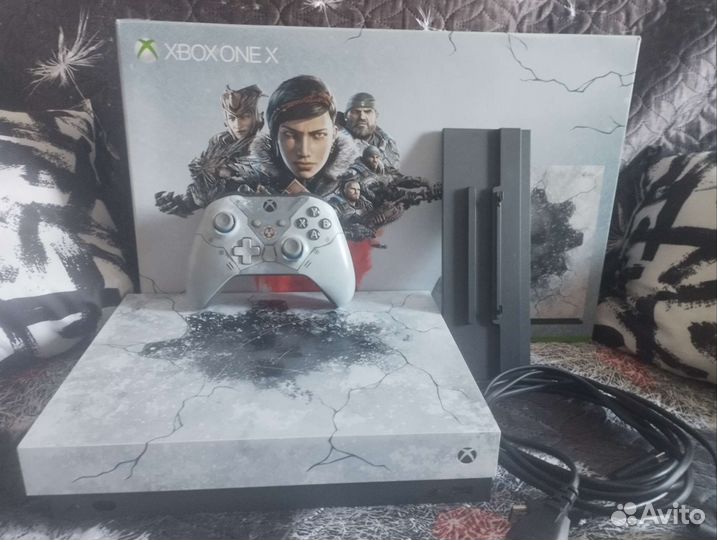 Xbox one x gears5 1tb(лимитированная) +2tb